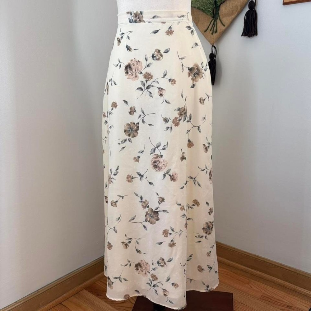 90's Ivory Floral Skirt